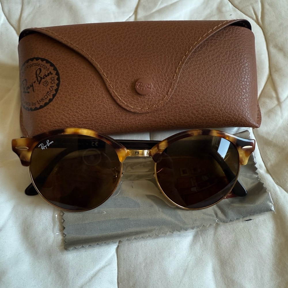Ray-Ban Clubround Tortoise Sunglasses RB4246
